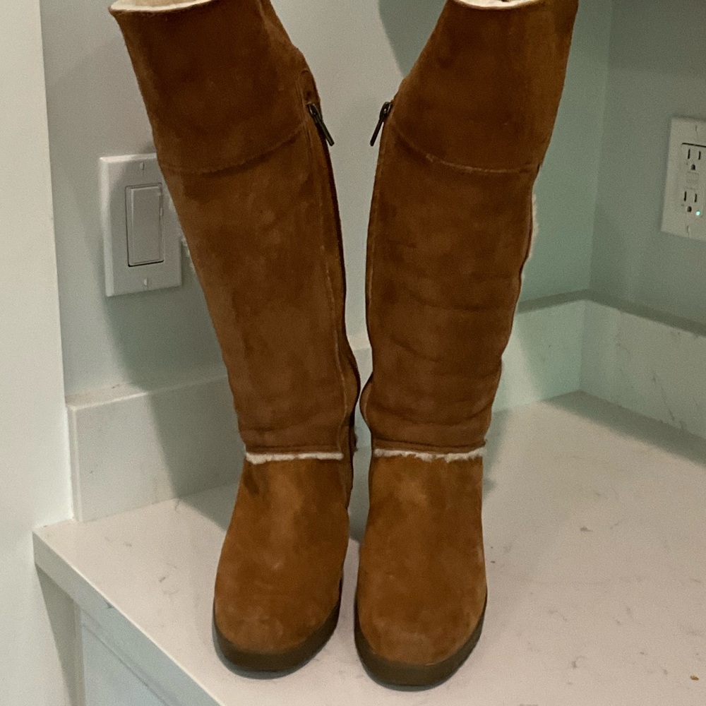UGG Brown Winter Boots with Cozy Lining